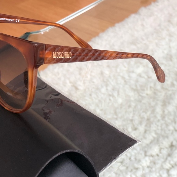 New Moschino MO779S02 Brown Quilted Sunglasses - Picture 3 of 6
